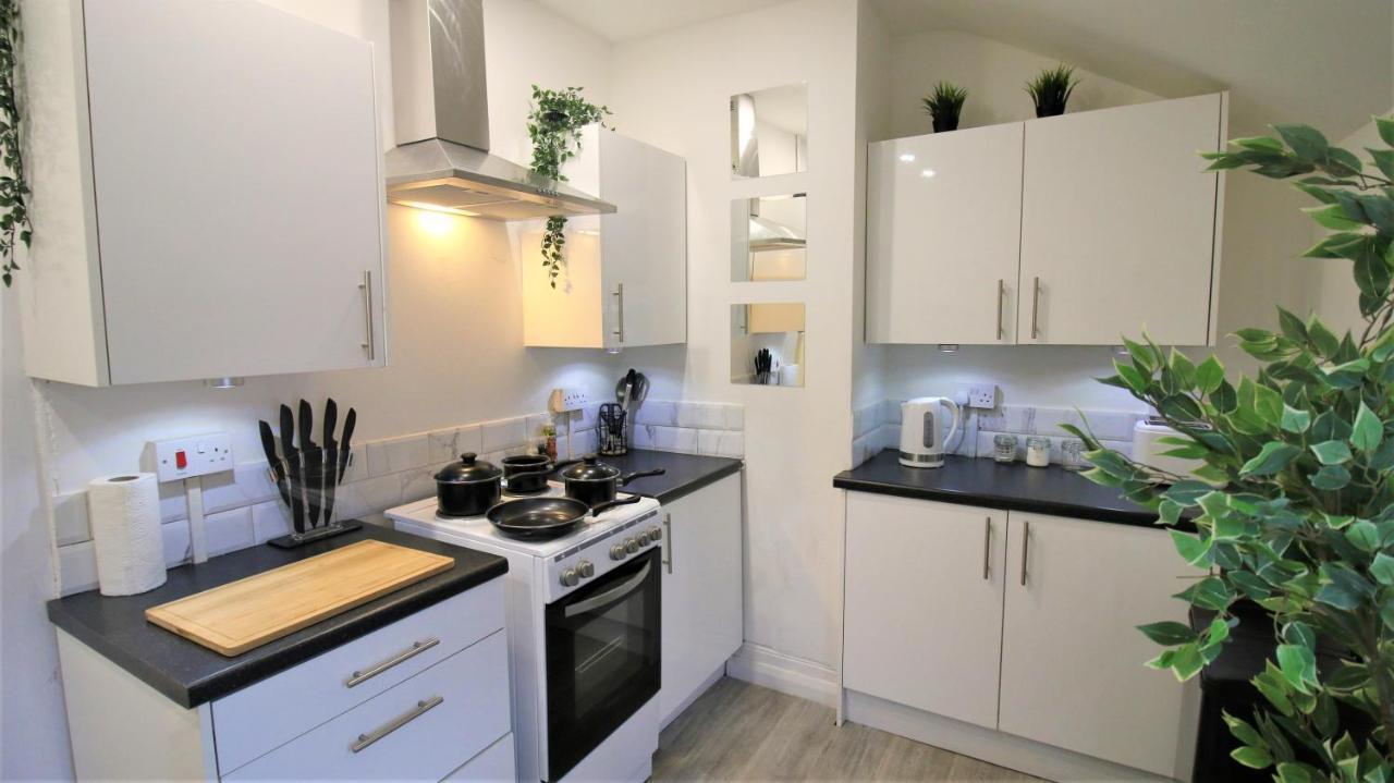 Free Local Parking - Fast Wifi - Sleeps 10 Guests By Promise Cardiff