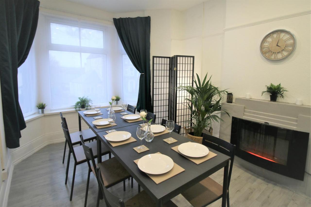 Free Local Parking - Fast Wifi - Sleeps 10 Guests By Promise Holiday home