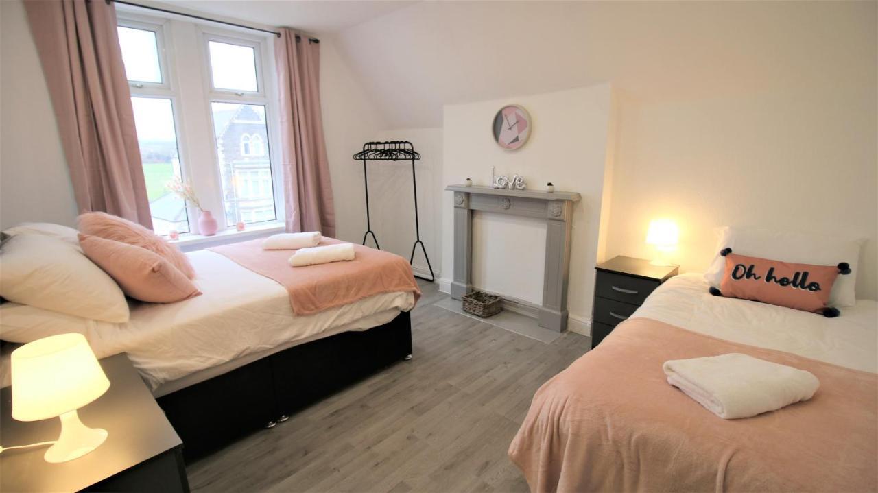 Holiday home Free Local Parking - Fast Wifi - Sleeps 10 Guests By Promise *