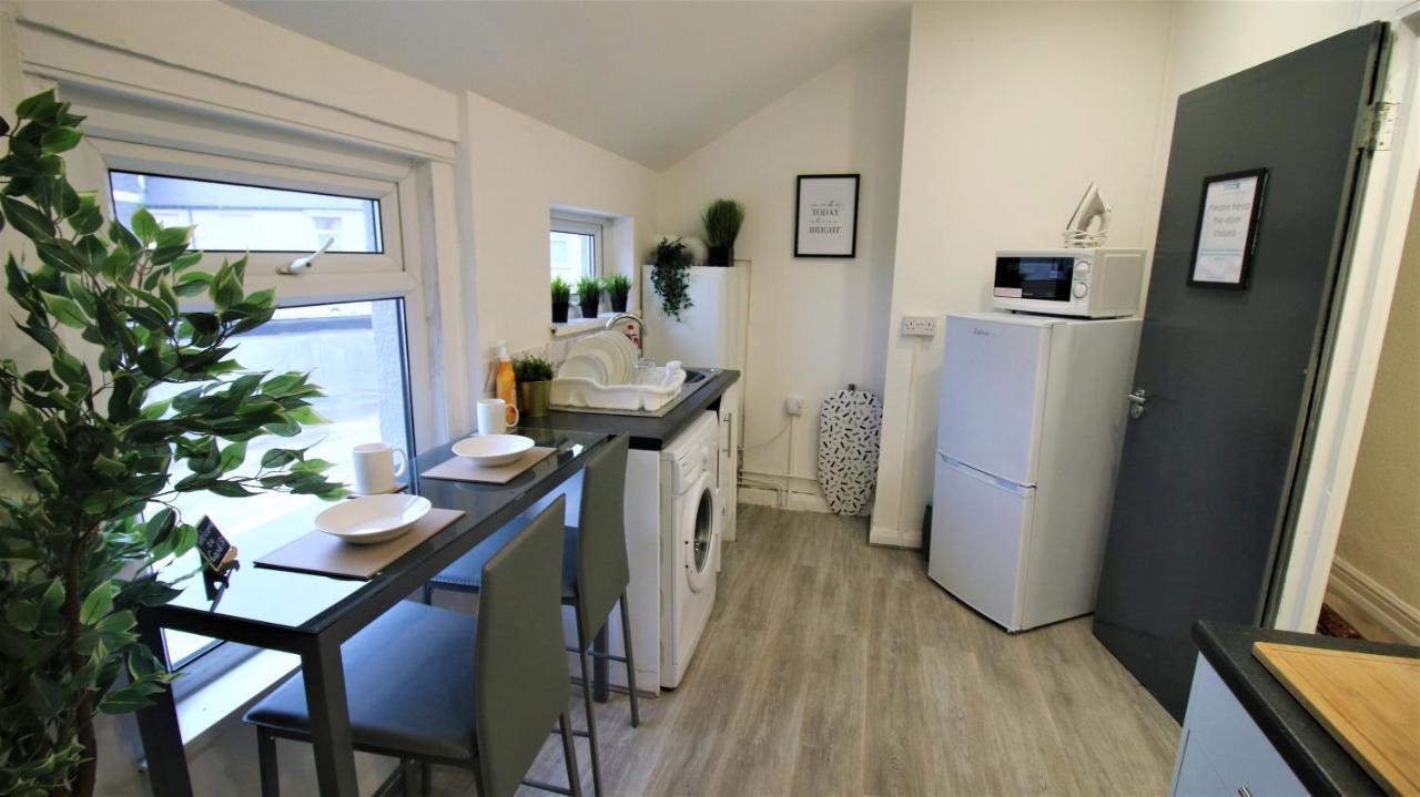 Holiday home Free Local Parking - Fast Wifi - Sleeps 10 Guests By Promise *