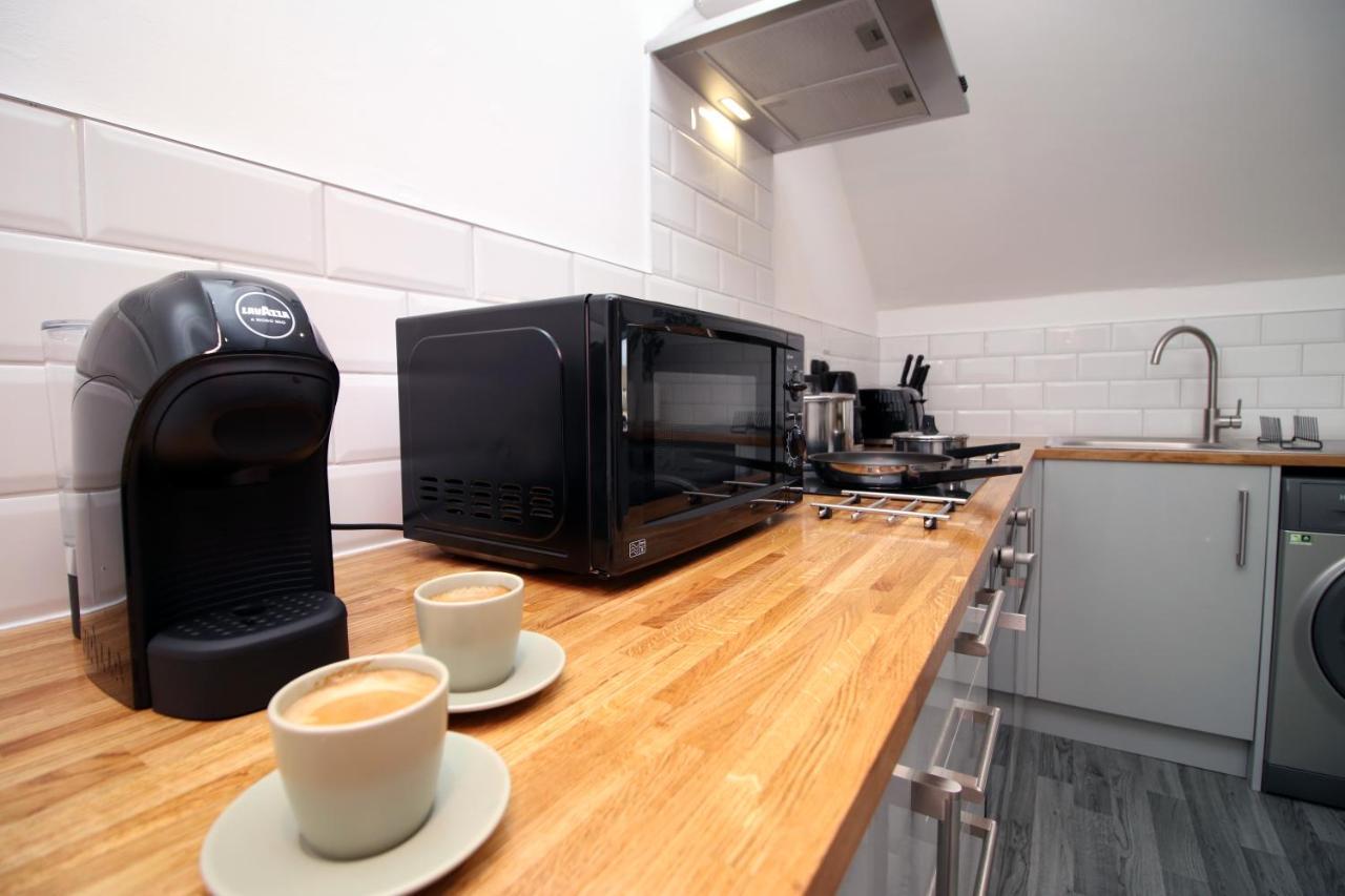 Apartment No 49 Apartments, Perfect For Business And Leisure Stays, 10 Min Drive Into Centre, Easy Access To Local Transport, 1br And 2br Available, Free Parking Cardiff
