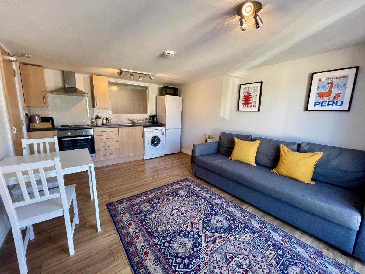 **6 Person City Centre Apartment** Apartment Cardiff