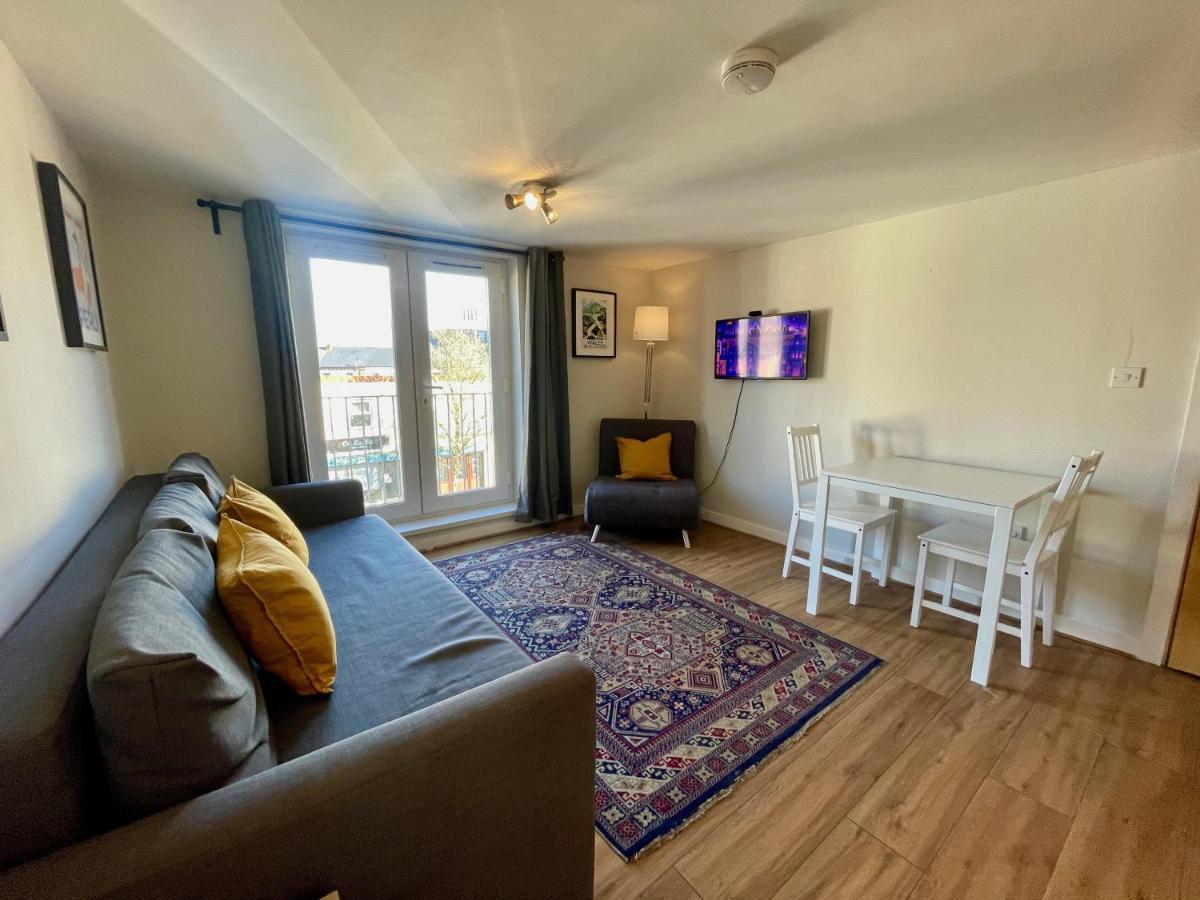 **6 Person City Centre Apartment** *
