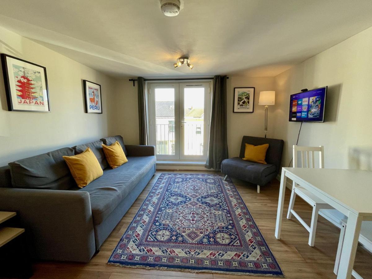 **6 Person City Centre Apartment** * Cardiff