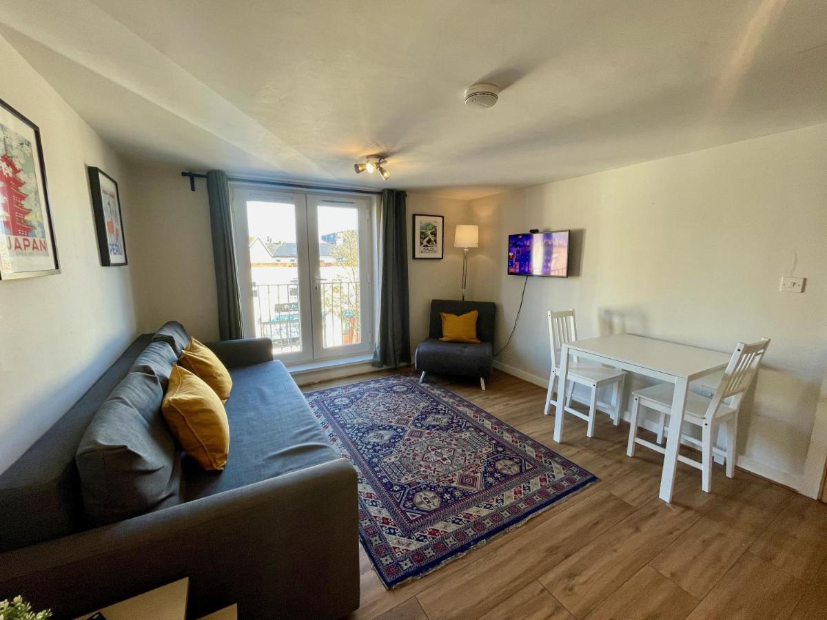 Apartment **6 Person City Centre Apartment** Cardiff