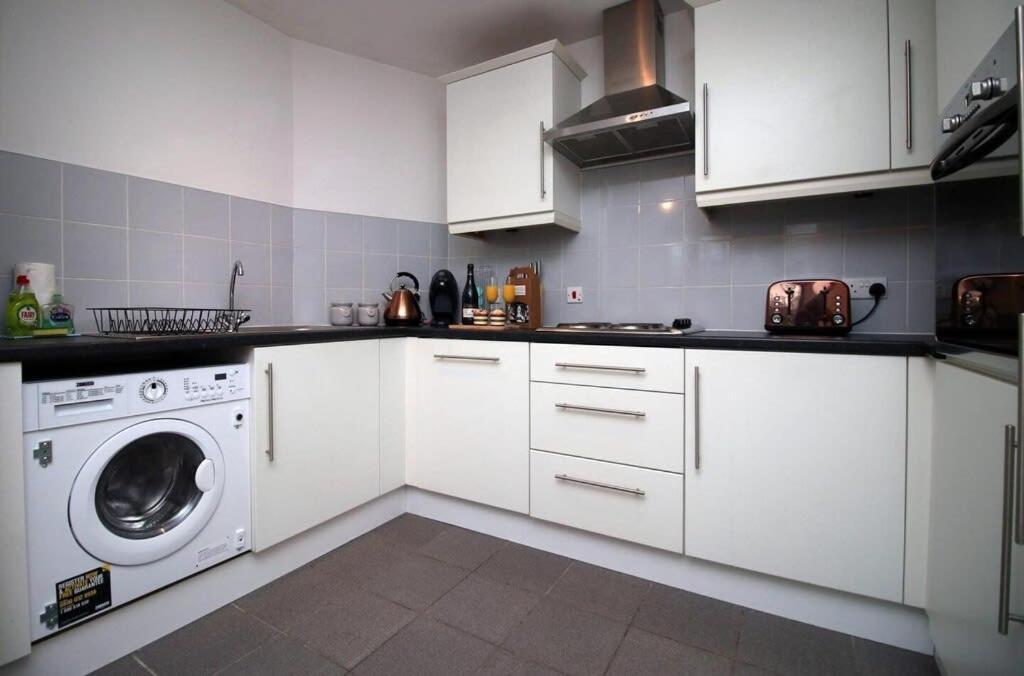 Westgate Heights By Mia Living 2 Bedroom In Centre Apartment