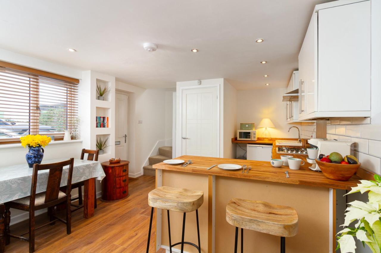 The Coach House, Centrally Located Detached Coach House Holiday home *