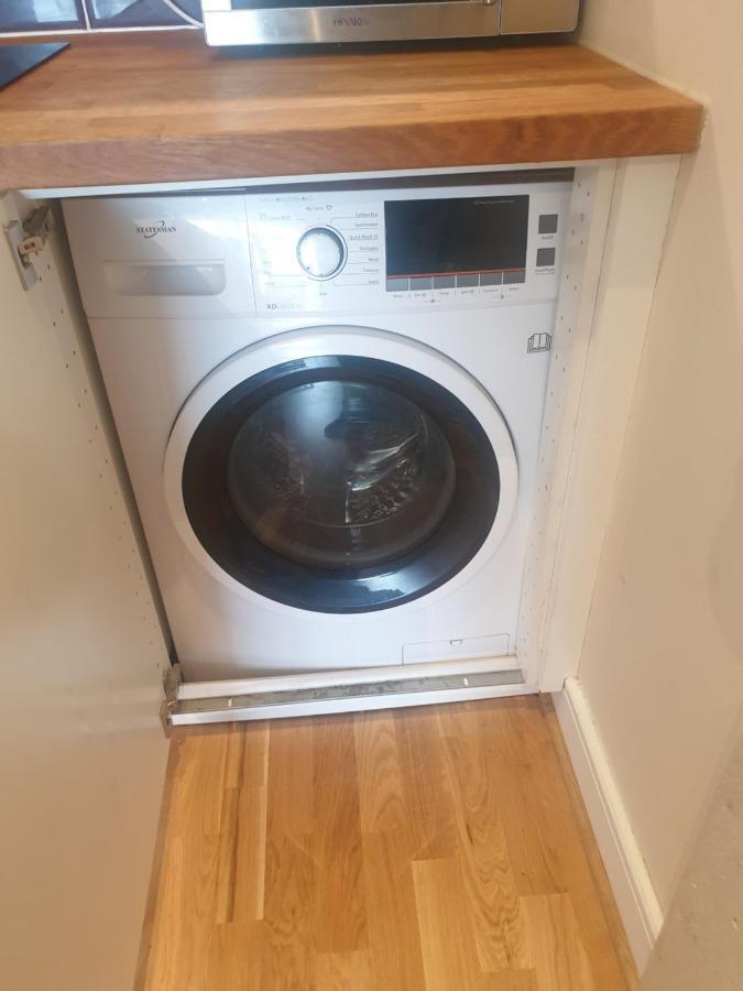 Amazing 2 Bed 2 Bath Centre Free Secure Parking *