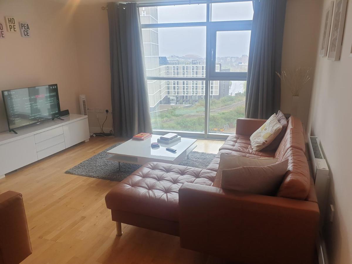 Amazing 2 Bed 2 Bath Centre Free Secure Parking