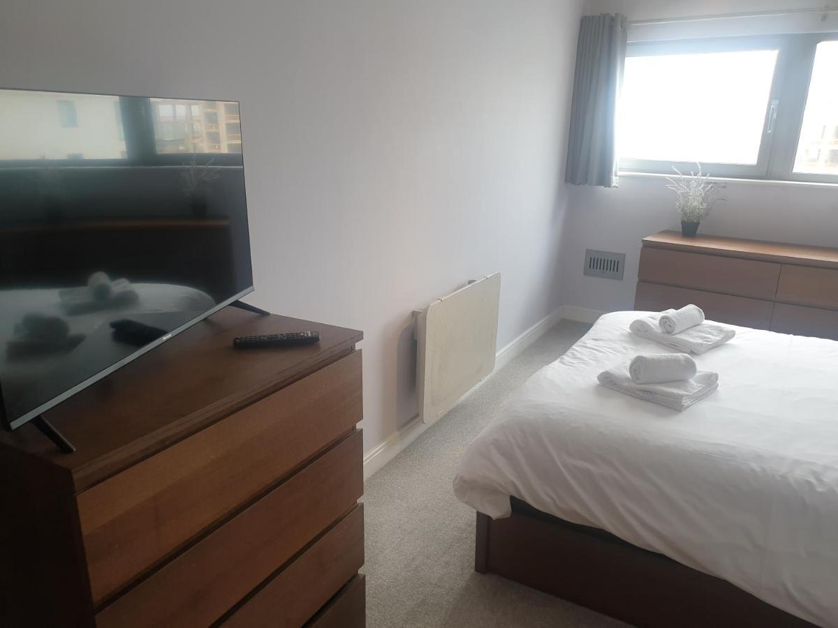Amazing 2 Bed 2 Bath Centre Free Secure Parking *