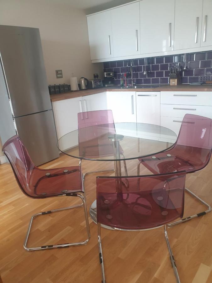 Amazing 2 Bed 2 Bath Centre Free Secure Parking