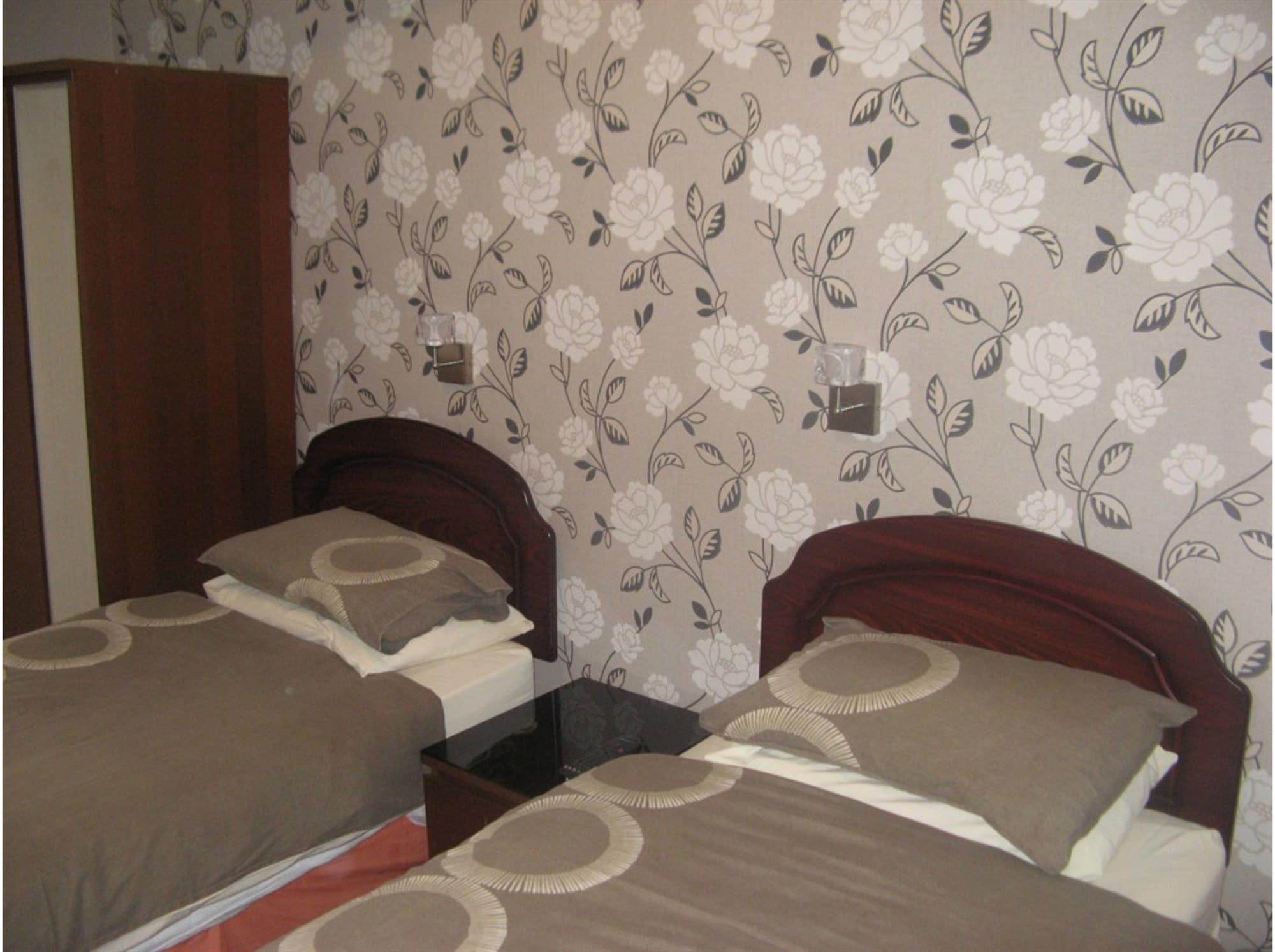 Tanes Guest house 3*