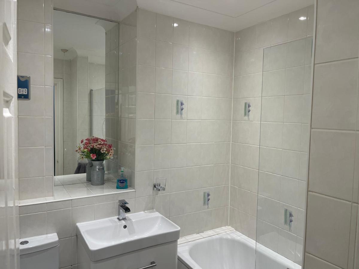 Stylish 2 Bed Penthouse In Trendy Pontcanna Apartment *