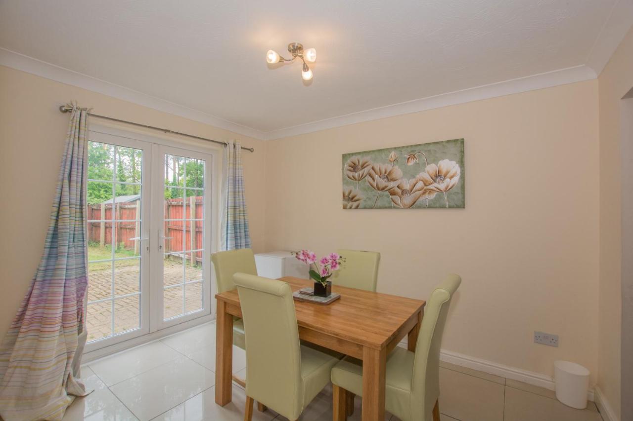 Modern 4 Bedroom Detached House In Cardiff