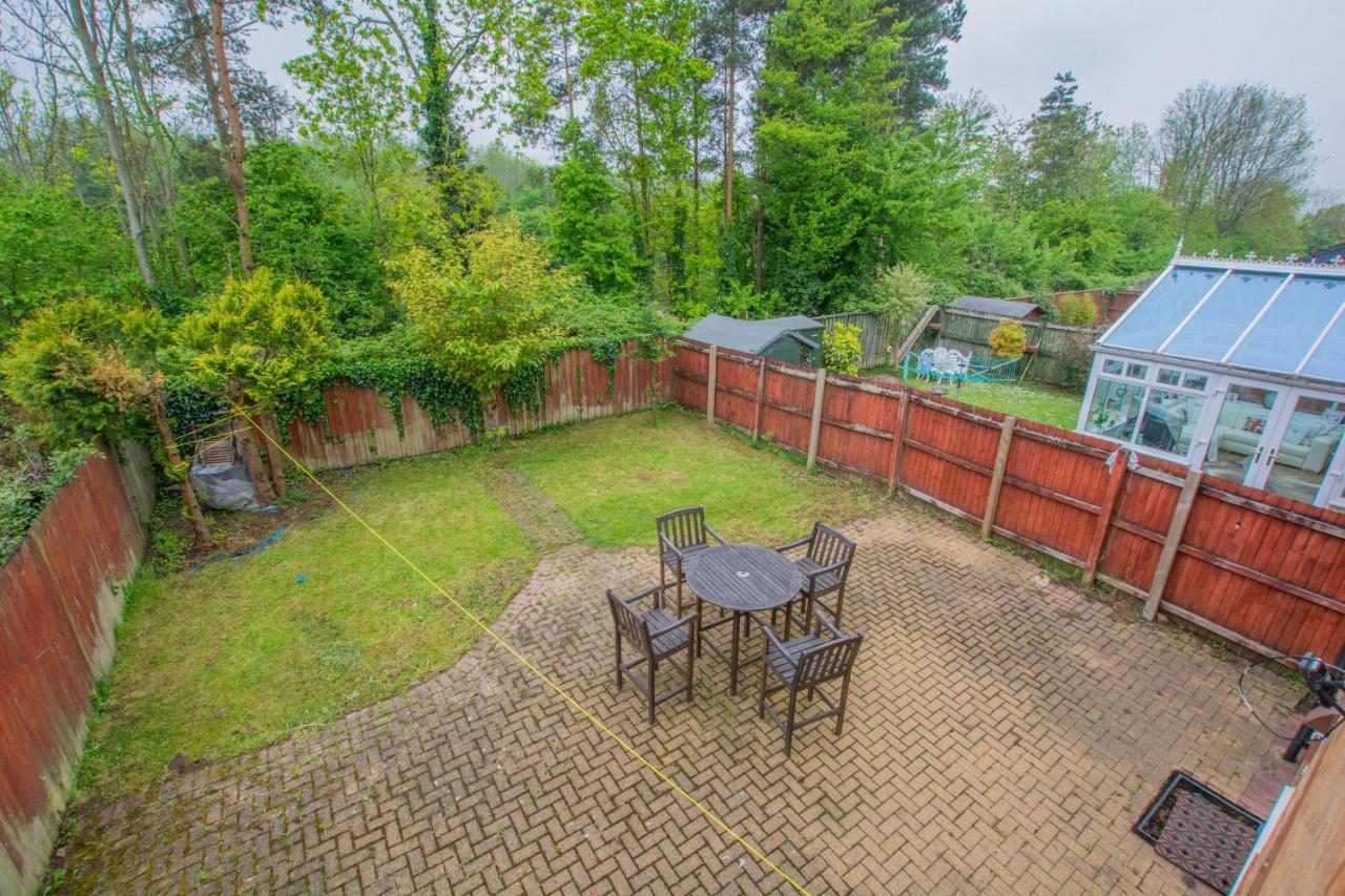 Modern 4 Bedroom Detached House In Holiday home