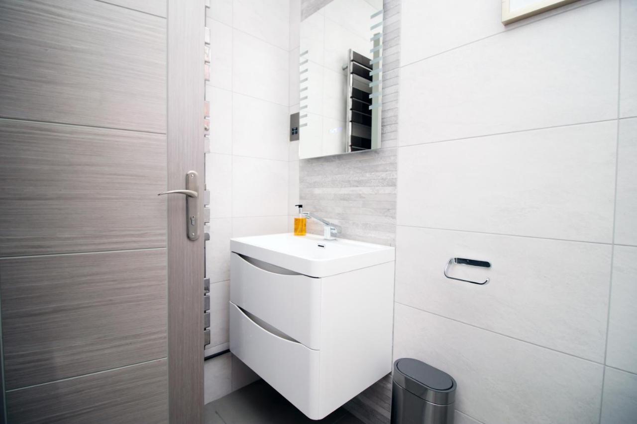 Apartment Mackintosh Flat 1 By Mia Living 2 Bedroom Near The Centre Cardiff