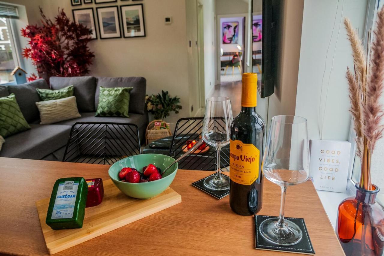 Apartment New Cosy & Secure - 2 Bed - Free Wifi - Modern & Functional