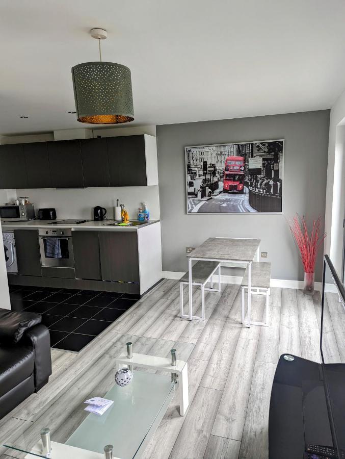Lush Bay With Secure Parking And Fast Wifi Cardiff