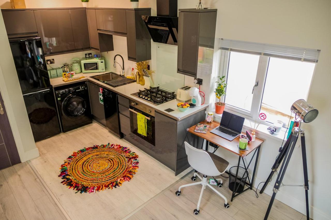 Apartment New Cosy & Secure - 2 Bed - Free Wifi - Modern & Functional Cardiff