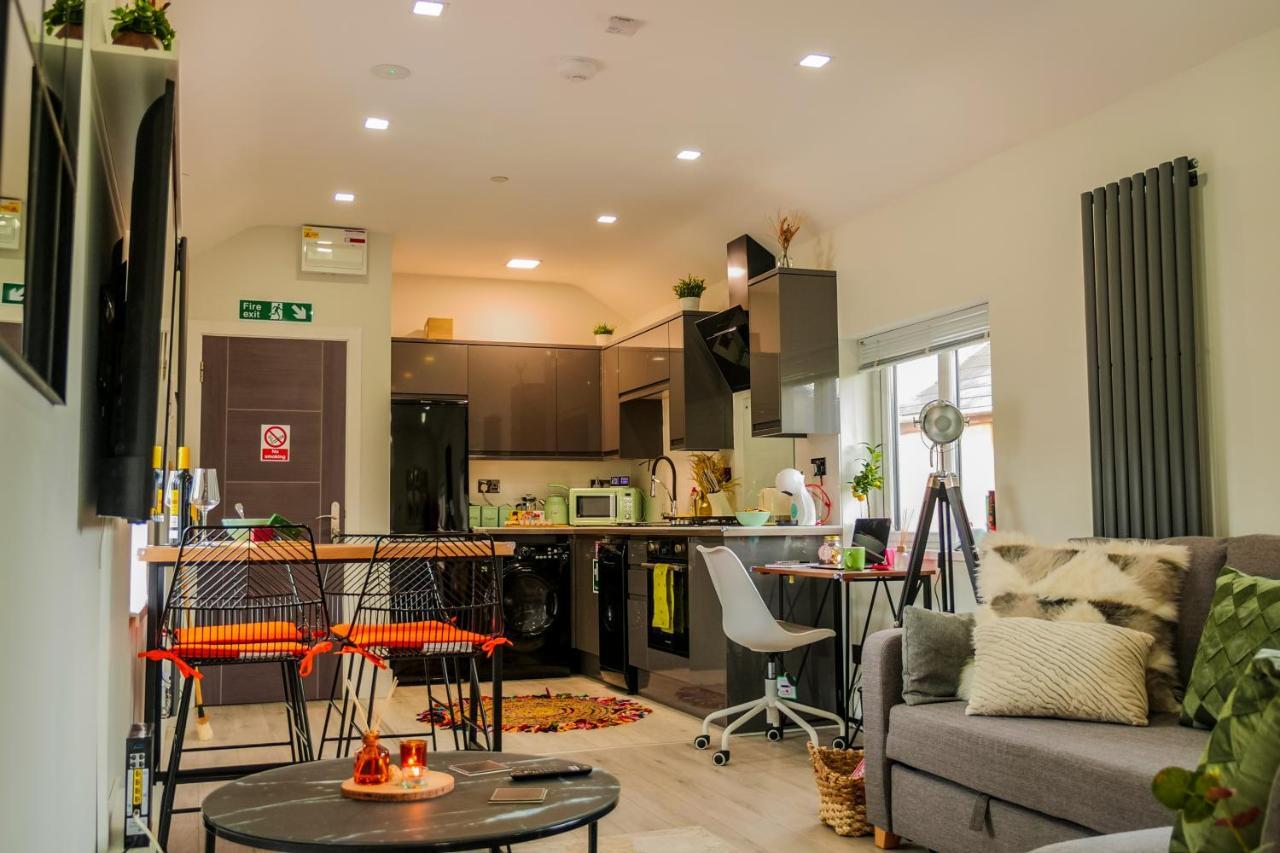 Apartment New Cosy & Secure - 2 Bed - Free Wifi - Modern & Functional Cardiff