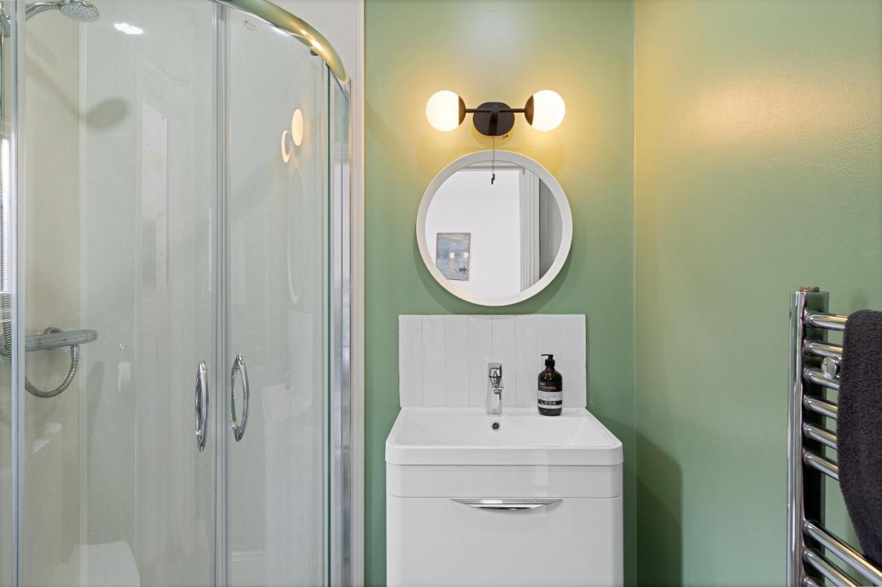 Albany By Black Door Apartment