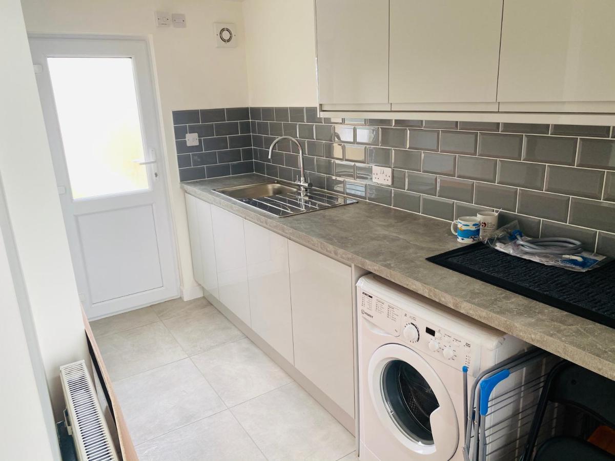 Holiday home Modern Family With Off-road Parking Cardiff
