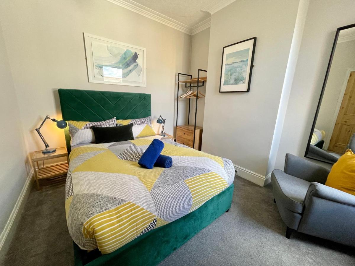 Apartment Edwardian Centre House For Big Groups, Offroad Parking & Hot Tub! *