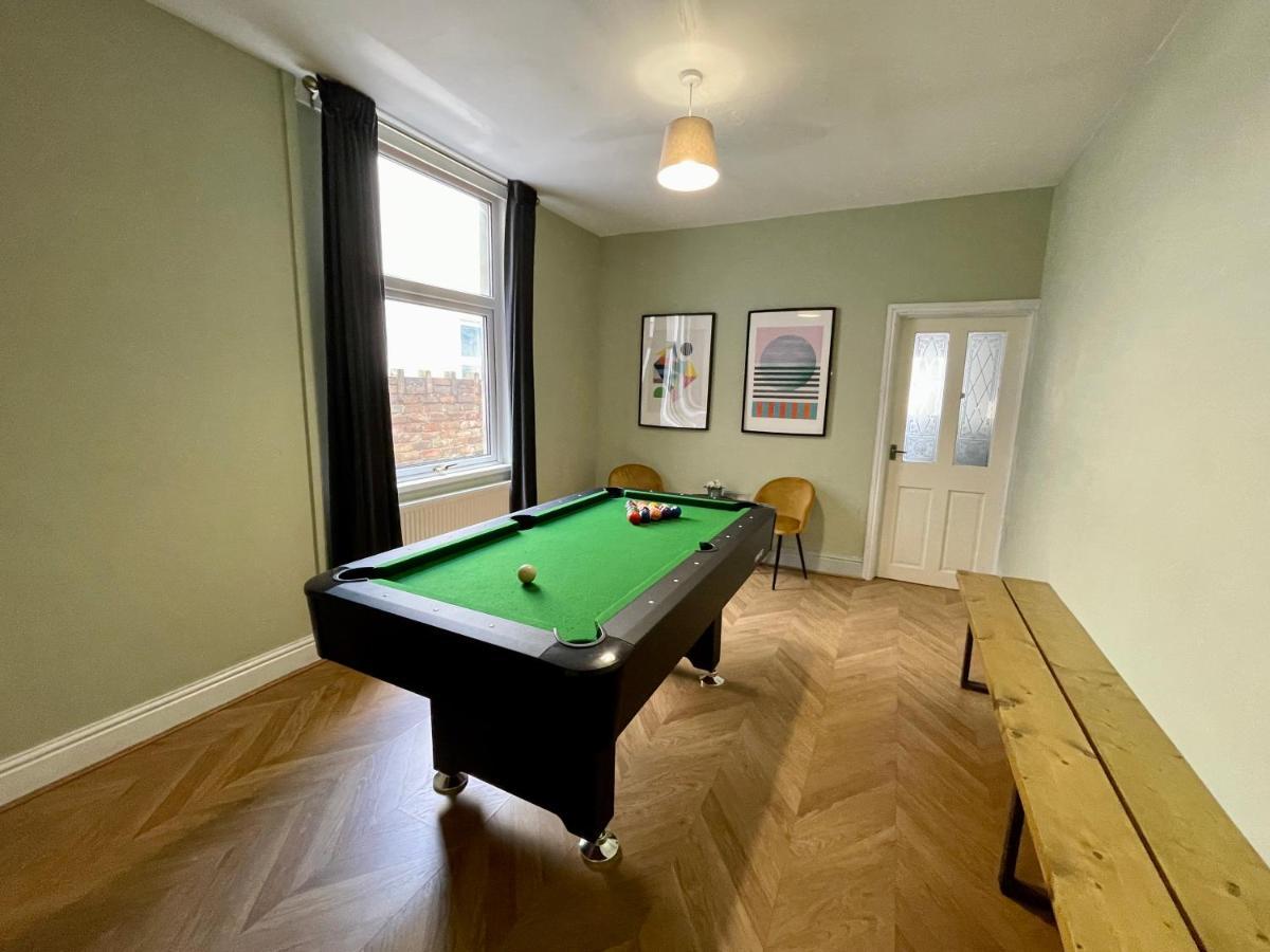 Edwardian Centre House For Big Groups, Offroad Parking & Hot Tub! *