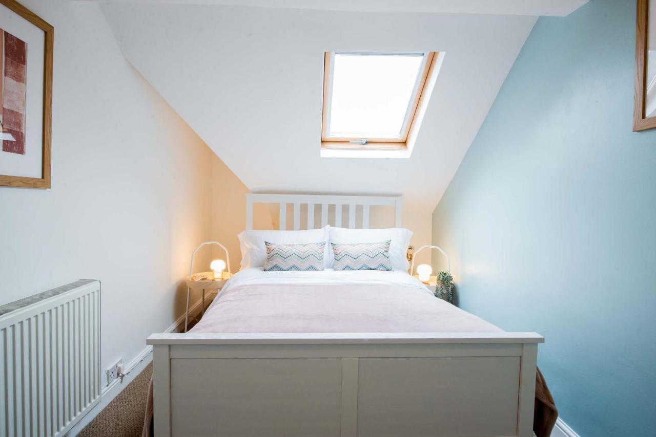 1 Bed Central Loft Near Stadium Apartment