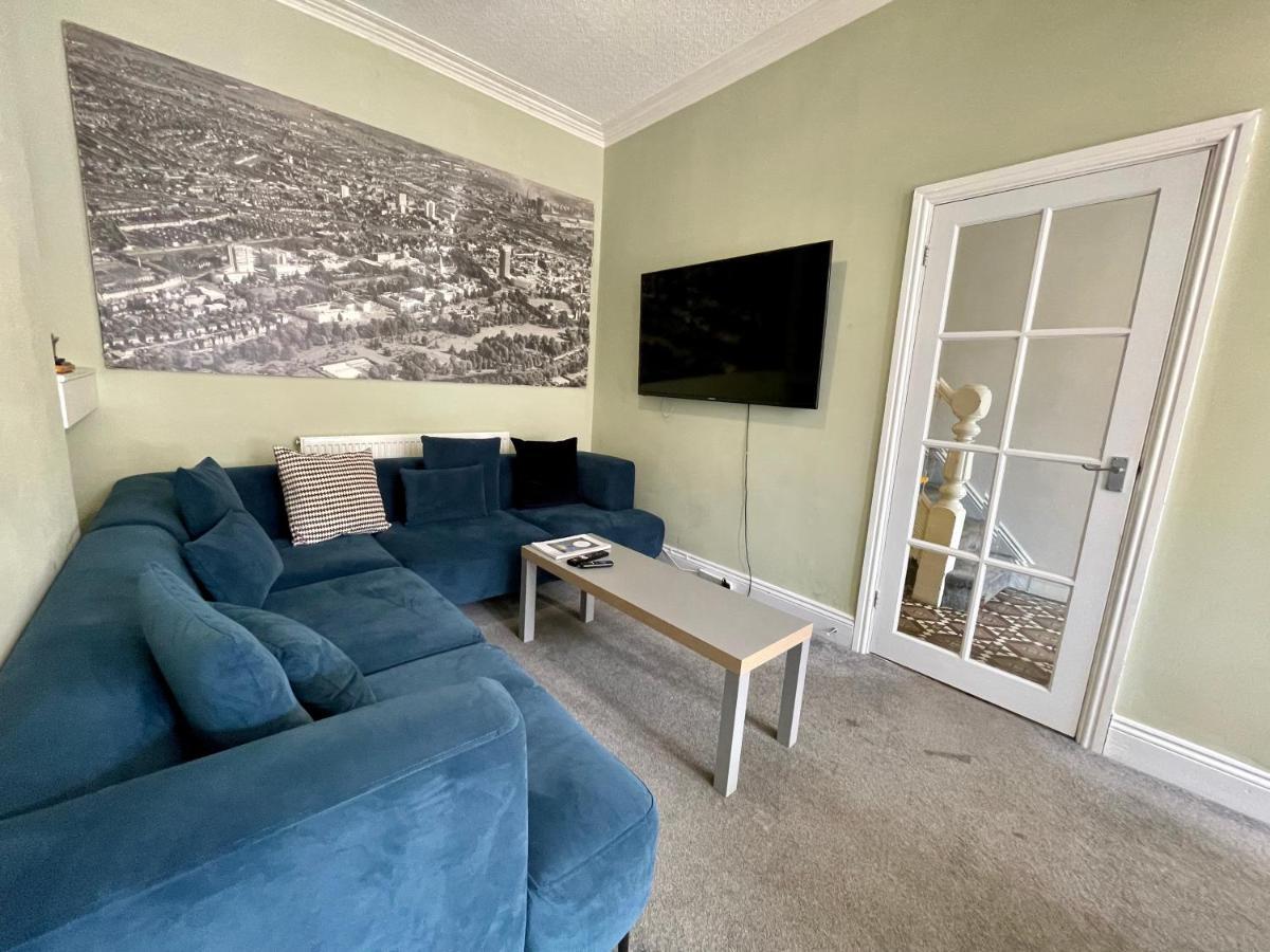 Apartment Edwardian Centre House For Big Groups, Offroad Parking & Hot Tub!