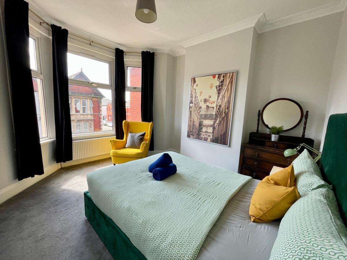 Edwardian Centre House For Big Groups, Offroad Parking & Hot Tub! Apartment Cardiff