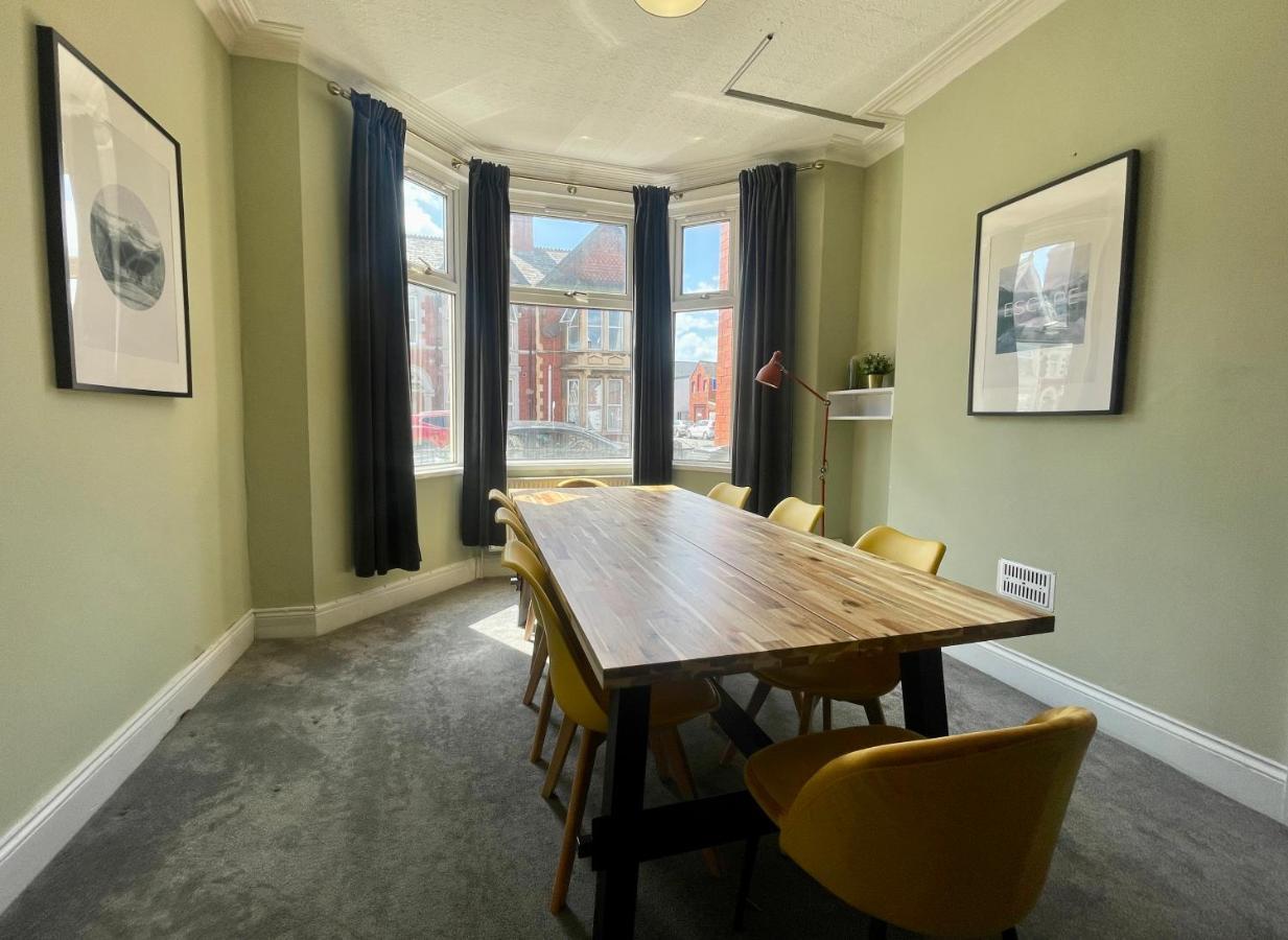 Apartment Edwardian Centre House For Big Groups, Offroad Parking & Hot Tub! *