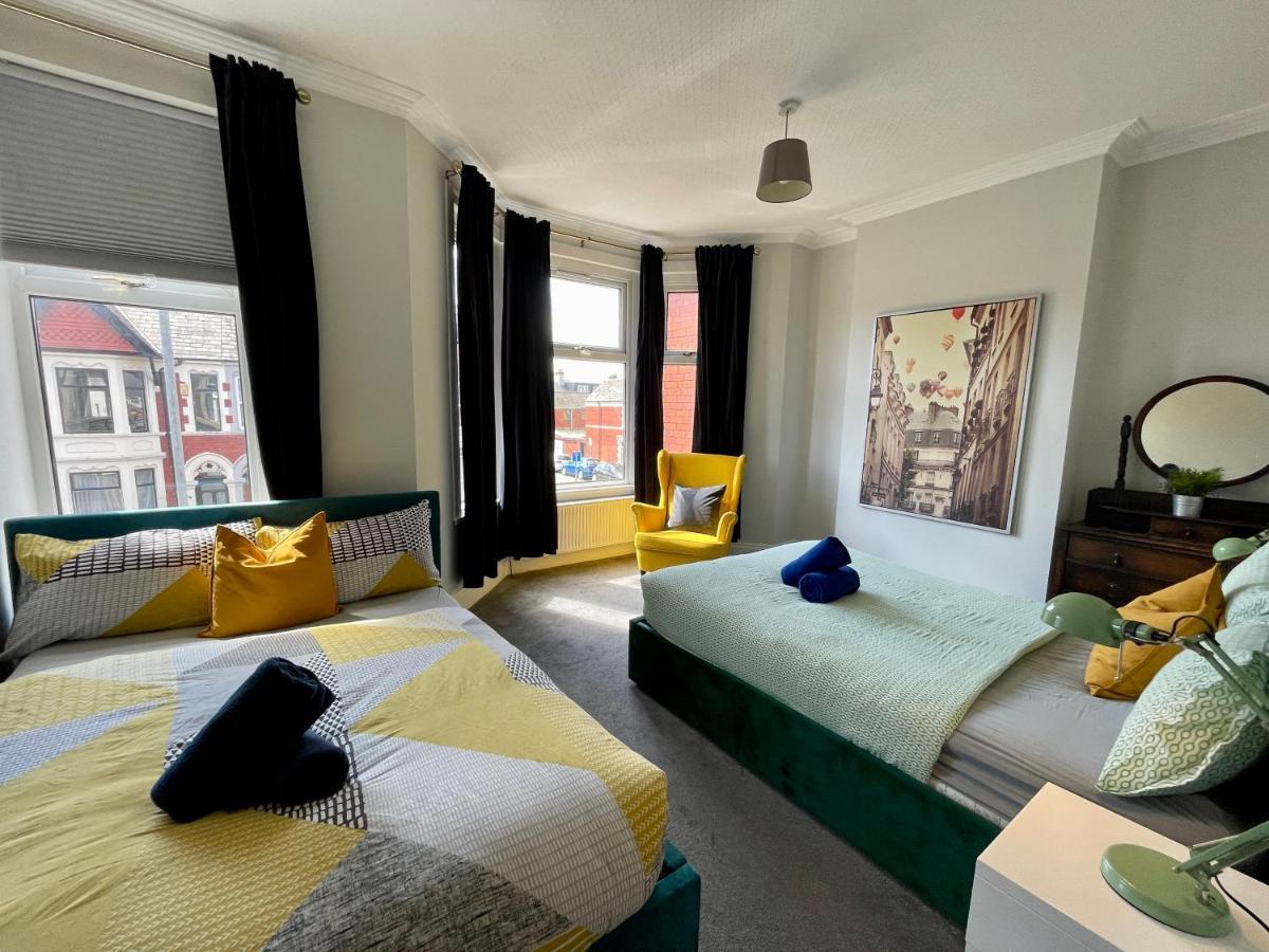Apartment Edwardian Centre House For Big Groups, Offroad Parking & Hot Tub! *