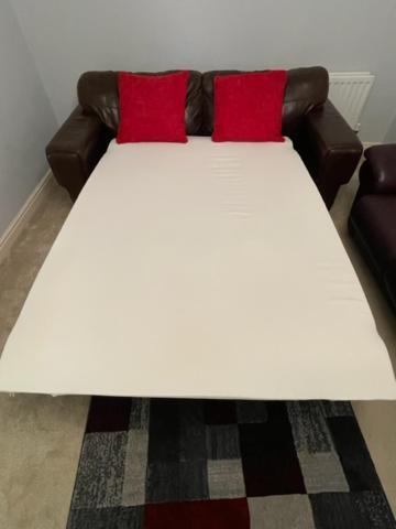In Cardiff, Sleeps 8 Cardiff
