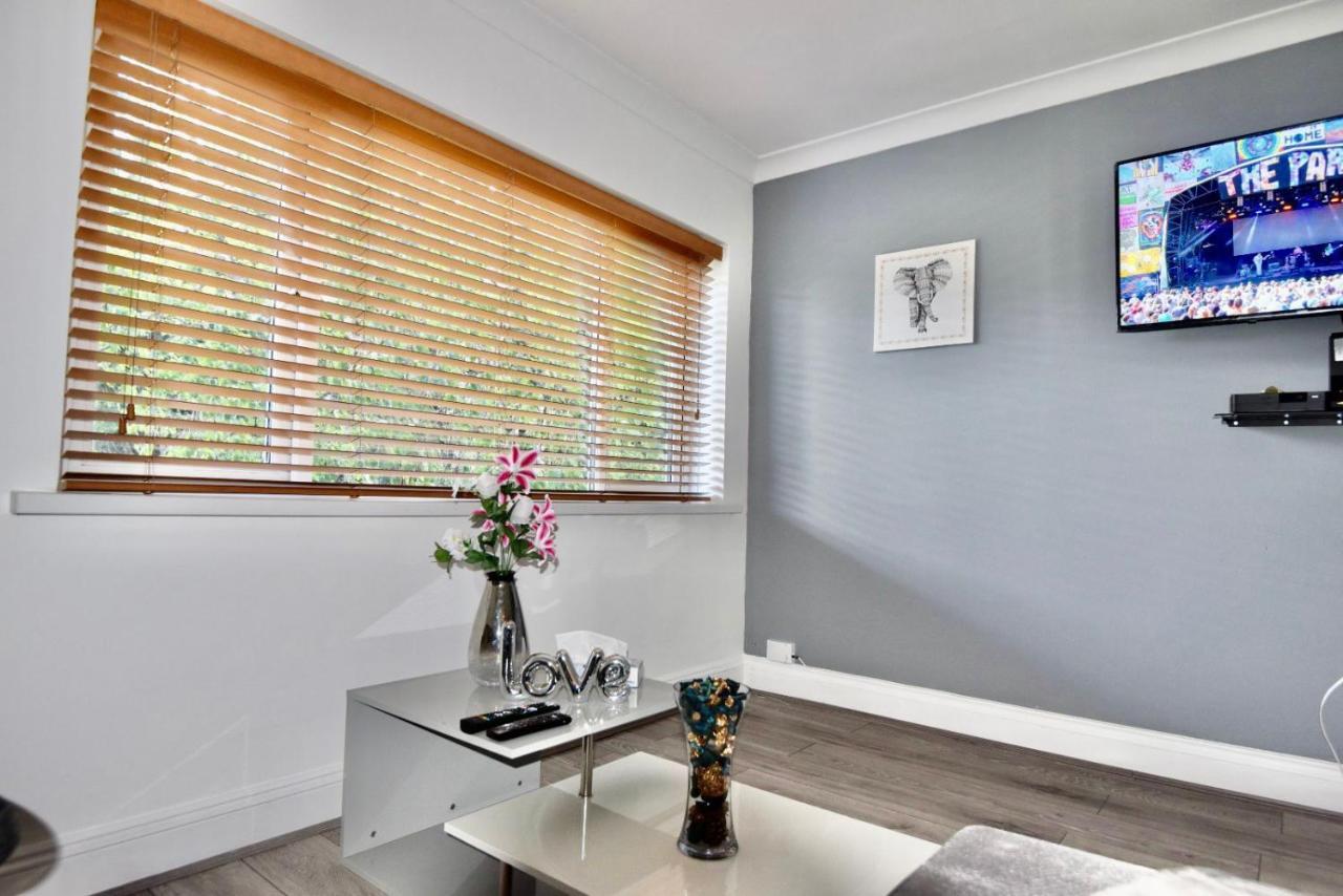 Come On In Centre Wentloog Close Sleeps Upto 6 Apartment