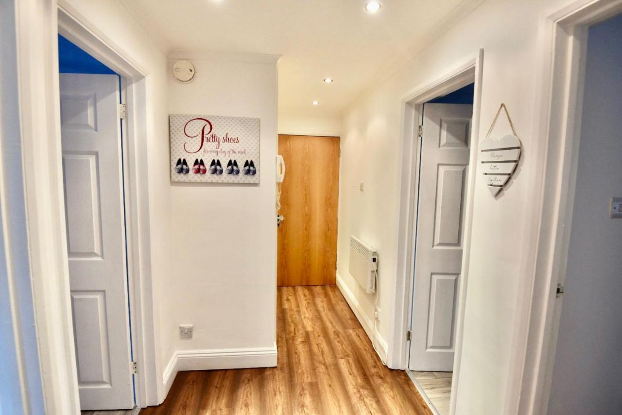 Come On In Centre Wentloog Close Sleeps Upto 6 Apartment *