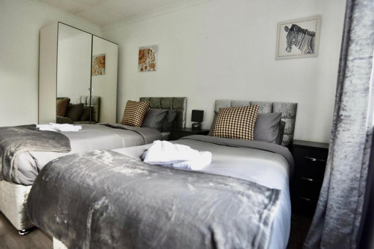 Come On In Centre Wentloog Close Sleeps Upto 6 *