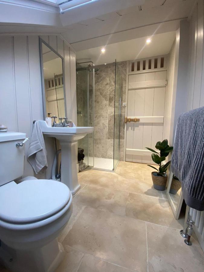 Cosy And Characterful 1 Bedroom Townhouse With Big South Facing Garden In Cardiff