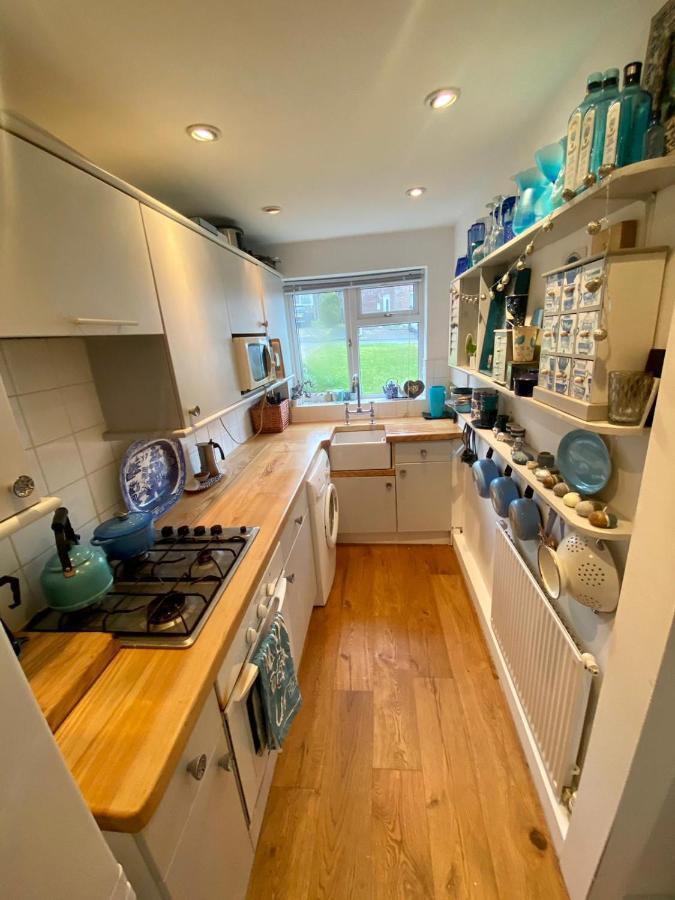 Cosy And Characterful 1 Bedroom Townhouse With Big South Facing Garden In *