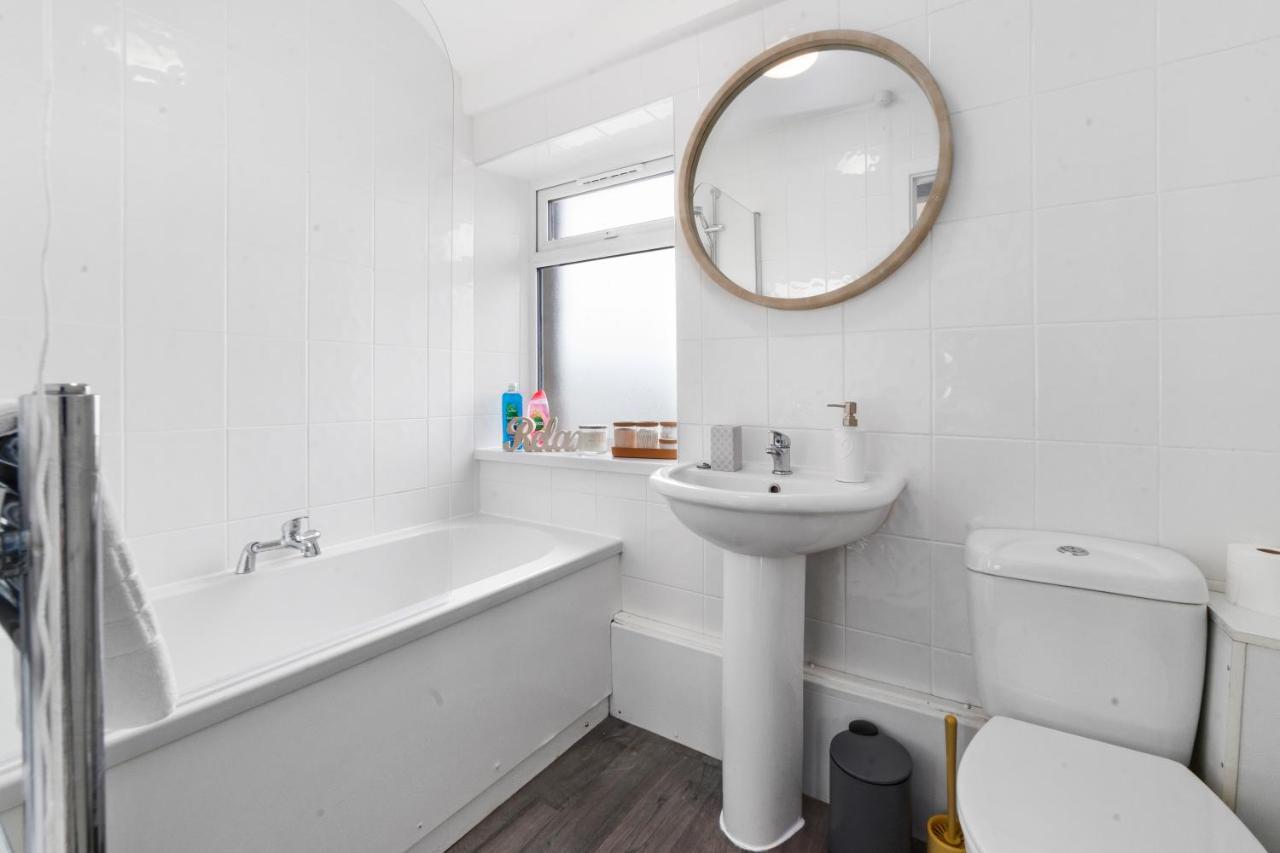 Apartment Village Cwtch Whitchurch 2 Bedroom *