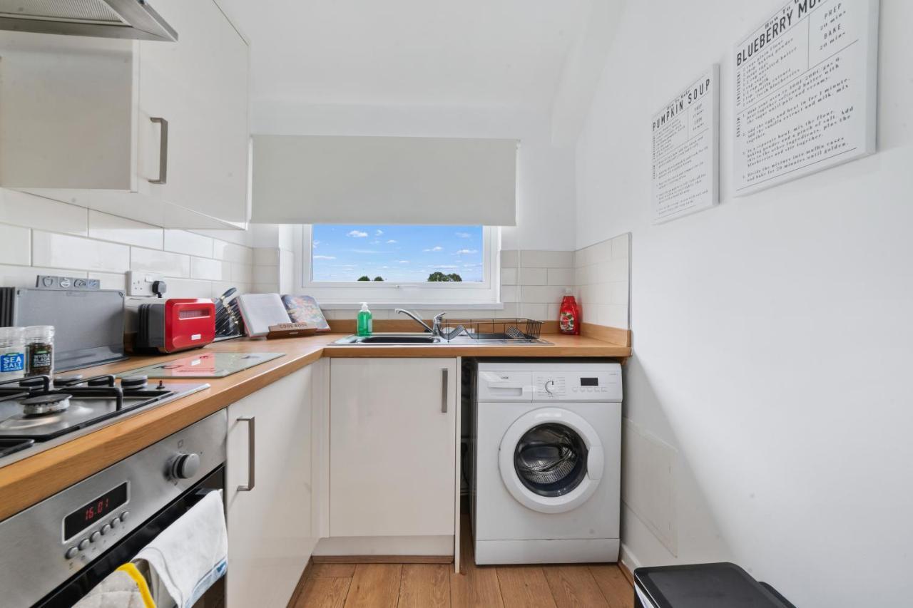 Village Cwtch Whitchurch 2 Bedroom Apartment