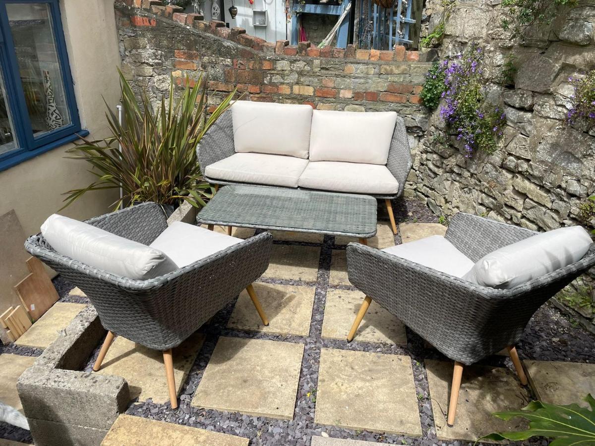 Penarth Townhouse Close To & Bay