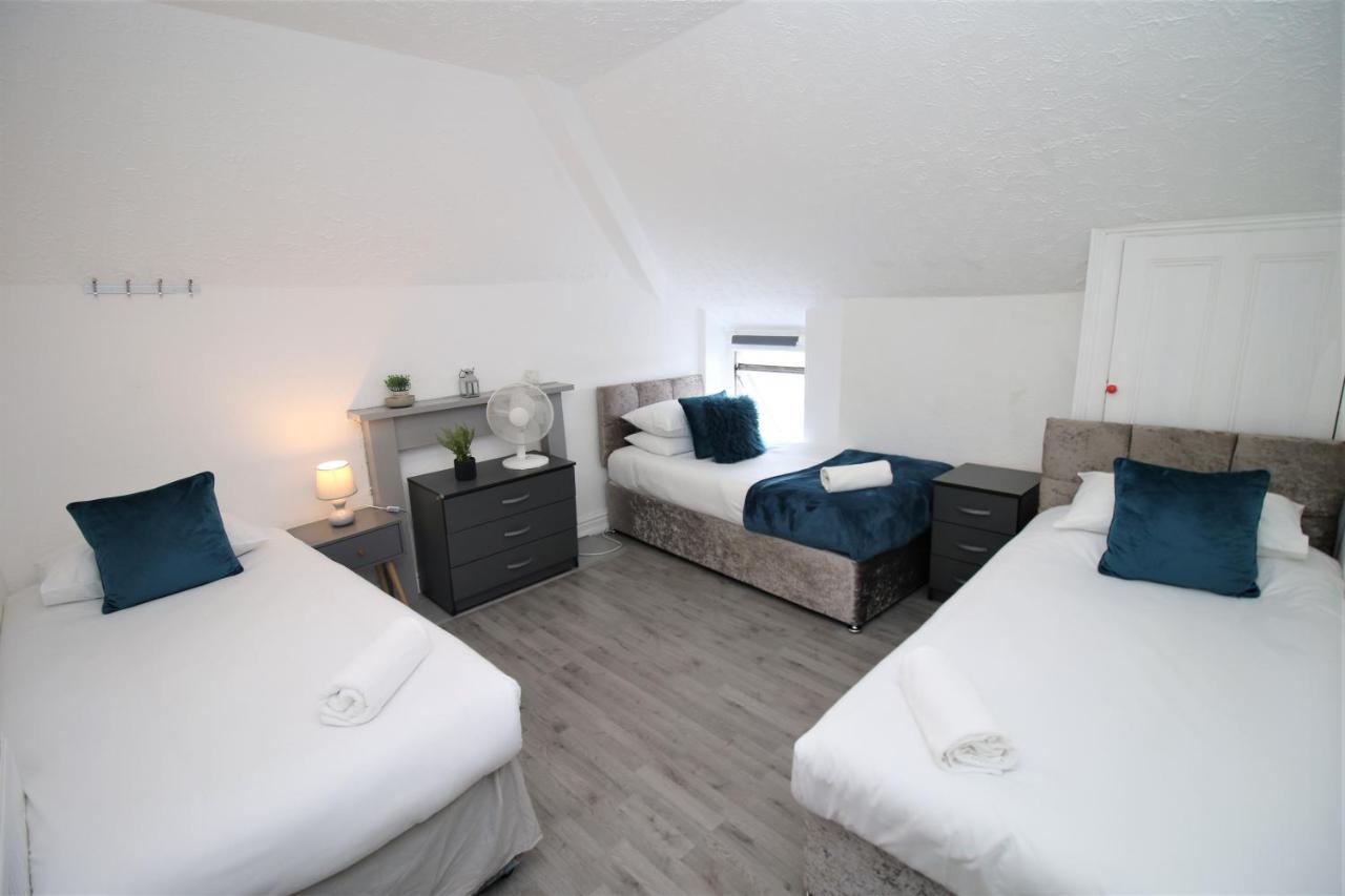 Holiday home Free Local Parking - Fast Wifi - Sleeps 10 Guests By Promise