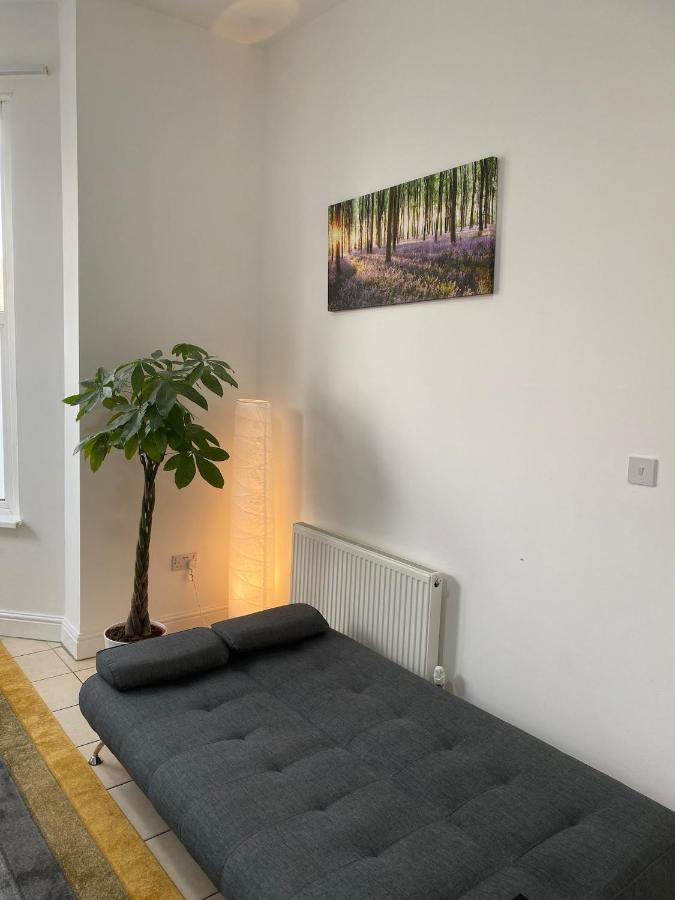 Stunning 1 Bed Spacious -central * Cardiff