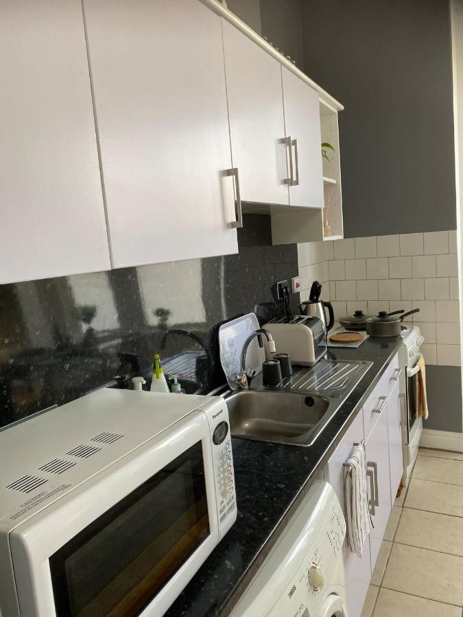 Stunning 1 Bed Spacious -central Apartment Cardiff