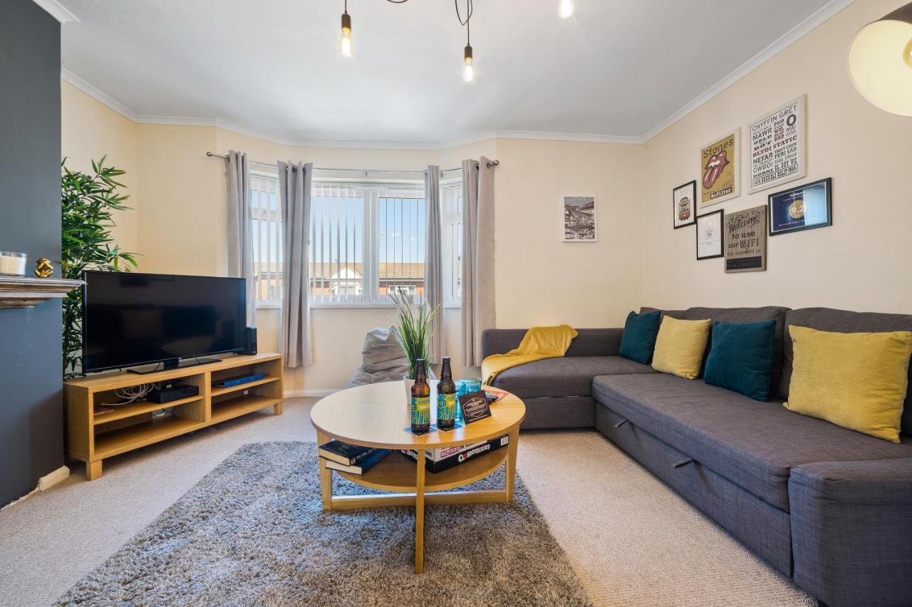In Cathay's Terrace Apartment Cardiff