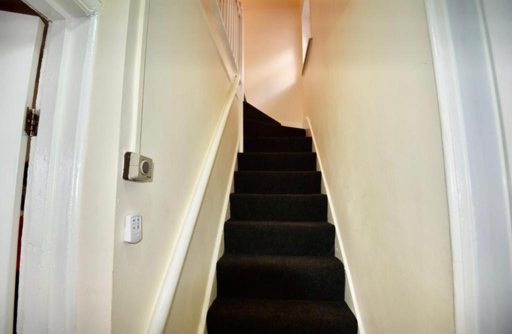 Lovely Near Centre - Madoc Road 3 Bedrooms Sleeps Up To 7 Holiday home