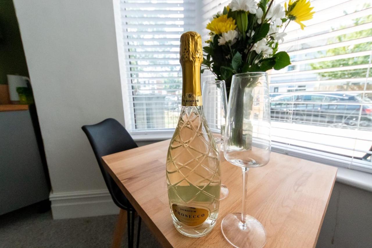 Bay Studio By Staying-away * Cardiff
