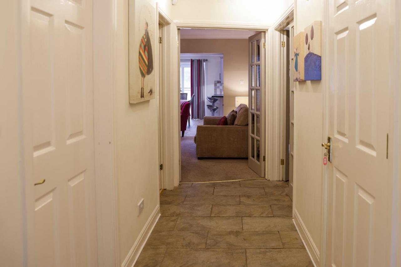Stylish Family In Desirable Penylan + Parking Holiday home Cardiff