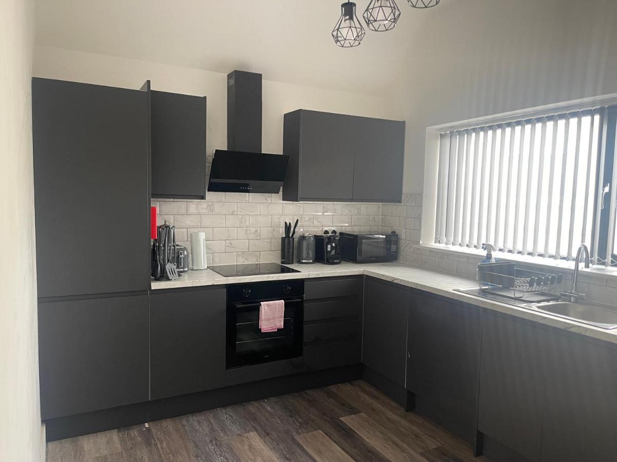 Sapphire Premier W/secure Parking Apartment *